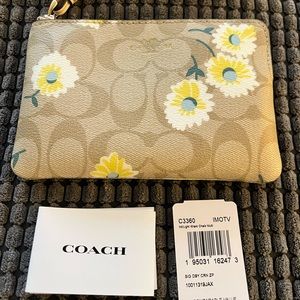 Coach Daisy Wristlet